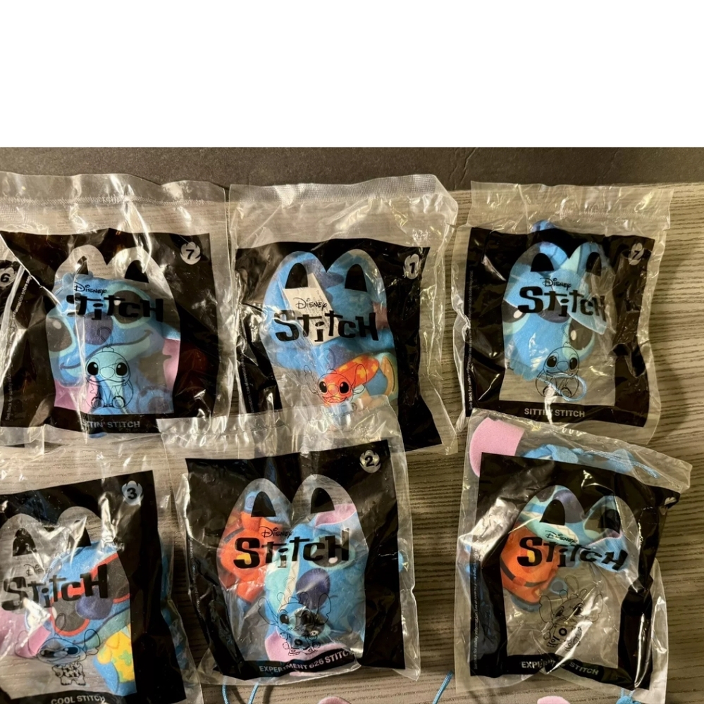 2022 Stitch McDonald's toys set of 7 (#5 missing) New w/boxes - Picture 4 of 5